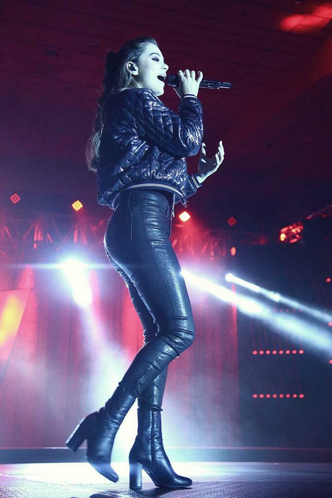 Hailee Steinfeld leather pants